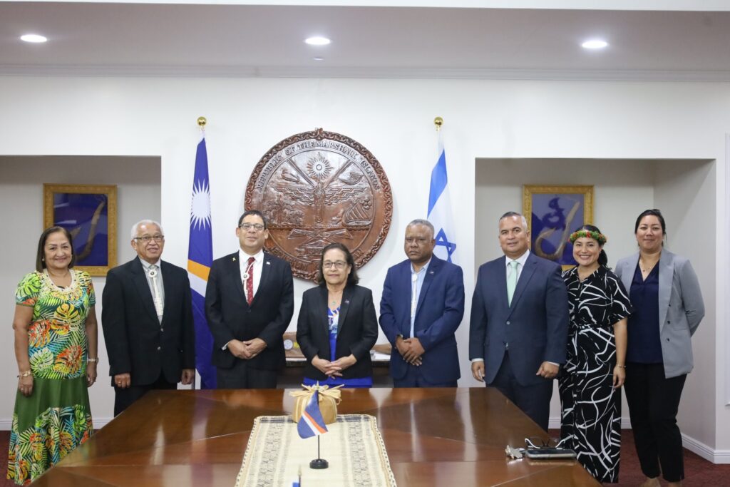 H.E. President Heine Accepts Credentials of New Ambassador from Israel to RMI