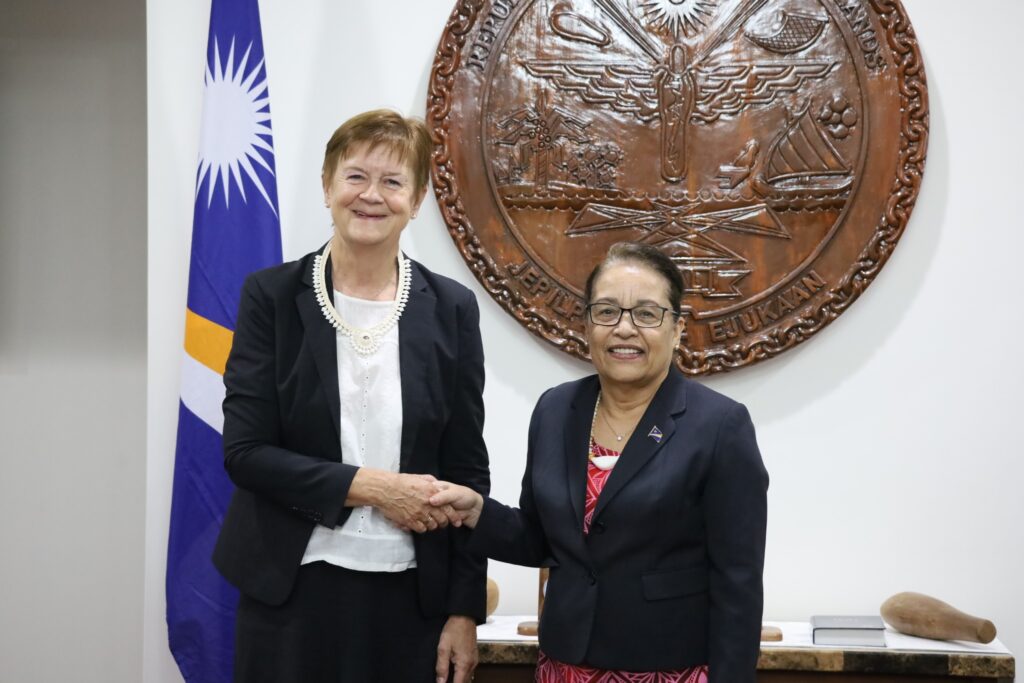 H.E. President Heine Accepts Credentials of New Ambassador from Norway to RMI