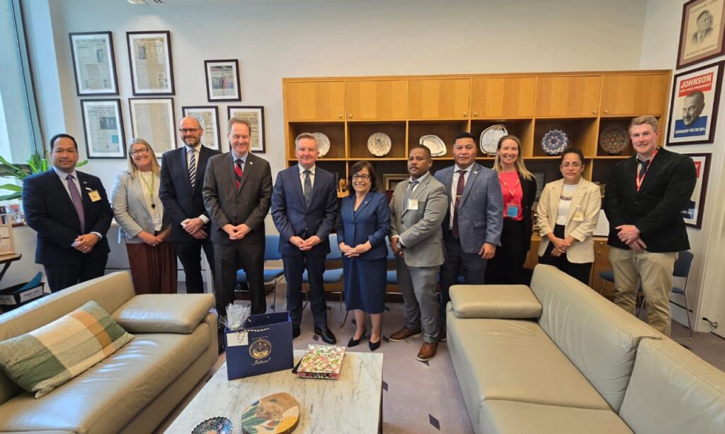 President Heine Meets with Australian Minister for Climate Change and Energy Chris Bowen