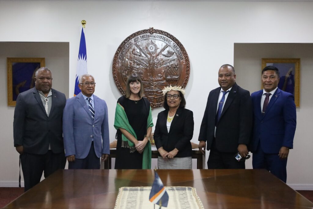 H.E. President Heine Accepts Credentials of New Ambassador from Ireland to RMI
