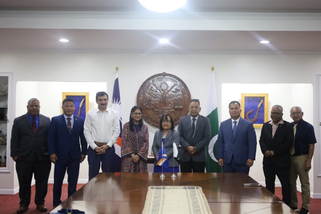 H.E. President Heine Accepts Credentials of New Ambassador from the Islamic Republic of Pakistan to the Republic of the Marshall Islands